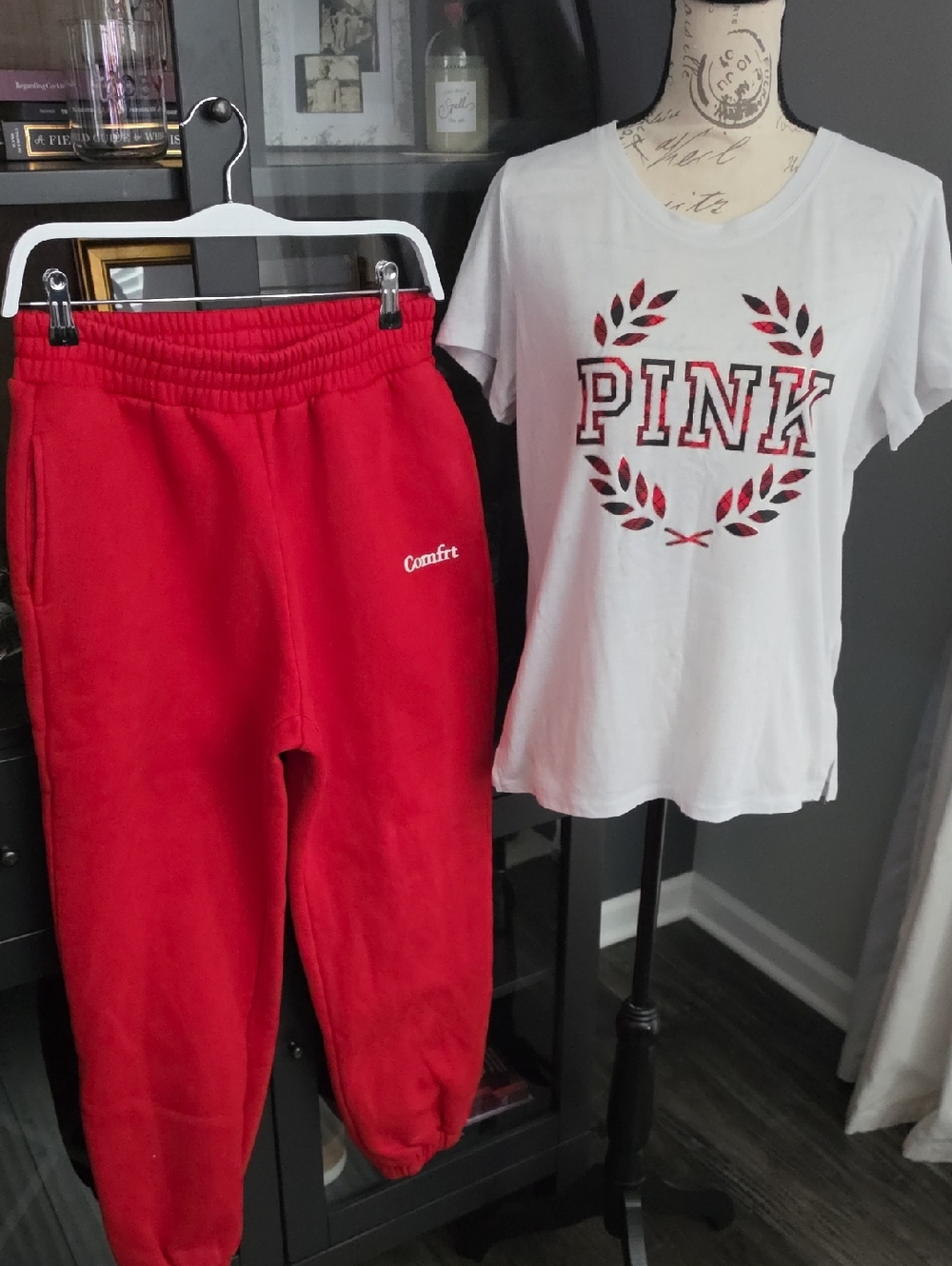 Comfort 'Cloud' Joggers in Crimson & Victoria's Secret - Pink - T-shirt